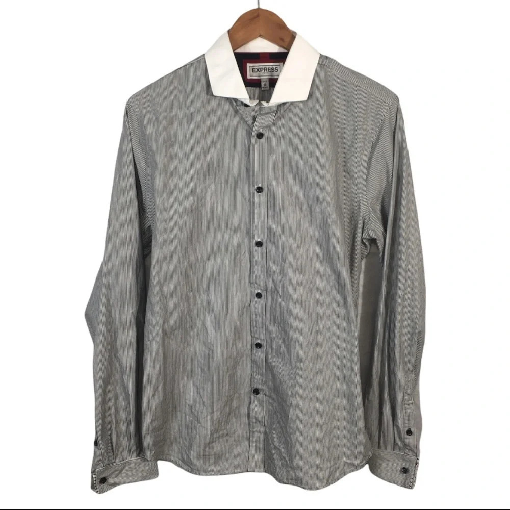 BF653 Express Fitted Spread Collar Dress Shirt M